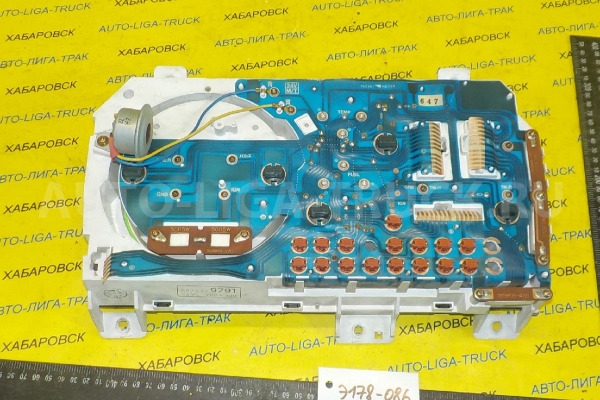 Панель приборов Isuzu Elf 4HG1 Панель приборов 4HG1 1996 8-97120-979-1 Панель приборов Isuzu Elf 4HG1 Панель приборов 4HG1 1996 8-97120-979-1