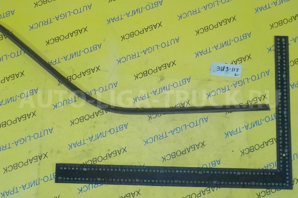 Уплотнитель стекла двери Isuzu Elf 4HF1 Уплотнитель двери 4HF1 1997 8-97852-117-5 Уплотнитель стекла двери Isuzu Elf 4HF1 Уплотнитель двери 4HF1 1997 8-97852-117-5