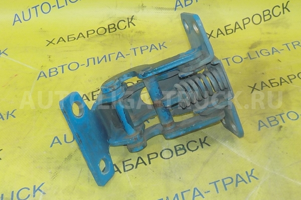 Крепление двери Mitsubishi Canter Крепление двери MC130760 Крепление двери Mitsubishi Canter Крепление двери MC130760