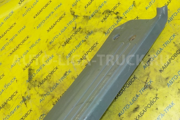 Порог Mitsubishi Canter 4D36 Порог 4D36 1994 MC139538 Порог Mitsubishi Canter 4D36 Порог 4D36 1994 MC139538
