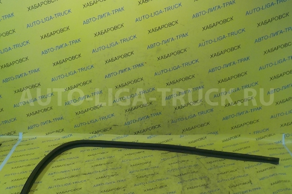 Уплотнитель двери Isuzu Elf 4JB1 Уплотнитель двери 4JB1 1991  MC146075
