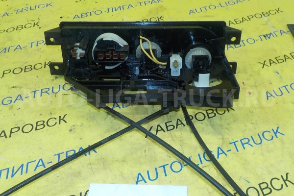 Переключатель печки Mitsubishi Canter 4D36 Переключатель печки 4D36 1995  MC140031