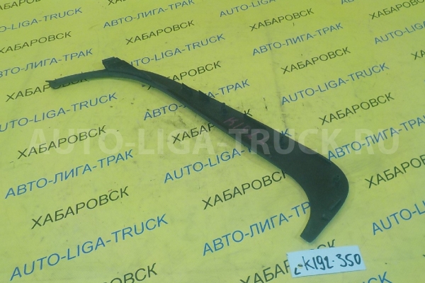 Накладка двери Mitsubishi Canter 4M42 Накладка двери  2006  MK403623