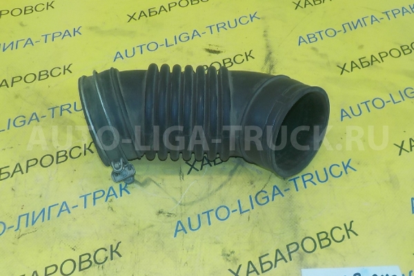 Впускной патрубок Mitsubishi Canter 4M51 Впускной патрубок 4M51 2003  ME405461