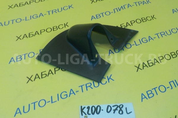 накладка на стойку зеркала Mitsubishi Canter 4D33 накладка на стойку зеркала 4D33 1999  MC140756