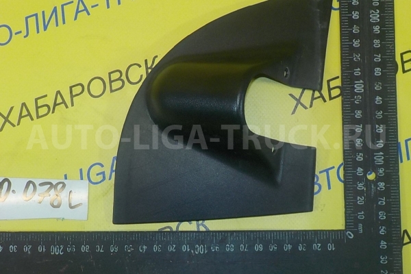 накладка на стойку зеркала Mitsubishi Canter 4D33 накладка на стойку зеркала 4D33 1999  MC140756