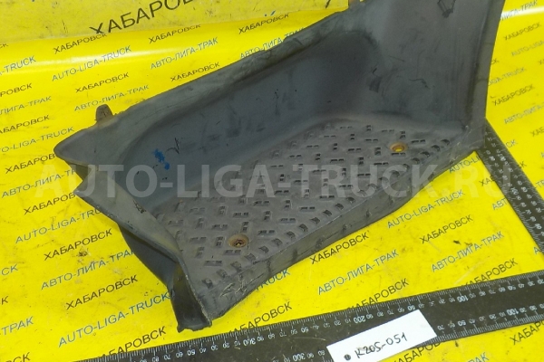 Подножка Mitsubishi Canter 4D32 Подножка 4D32 1990  MB392850