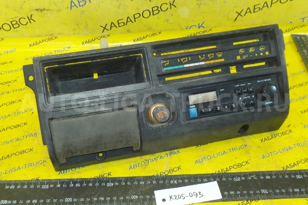 Консоль Mitsubishi Canter 4D32 Консоль 4D32 1990  MC133231