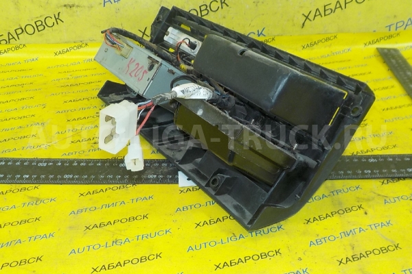 Консоль Mitsubishi Canter 4D32 Консоль 4D32 1990  MC133231