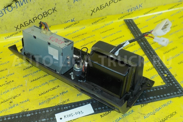 Консоль Mitsubishi Canter 4D32 Консоль 4D32 1990  MC133231
