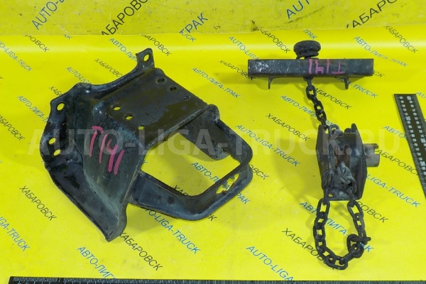 Крепление запасного колеса Mazda Titan VS Крепление запасного колеса VS 1997  W023-38-610A