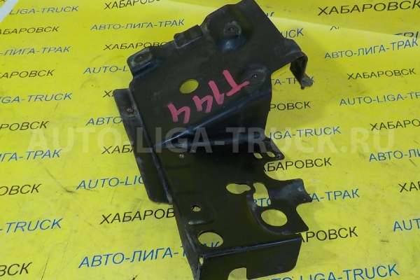 Кронштейн Mazda Titan SL Кронштейн SL 1989  W201-51-8P0C