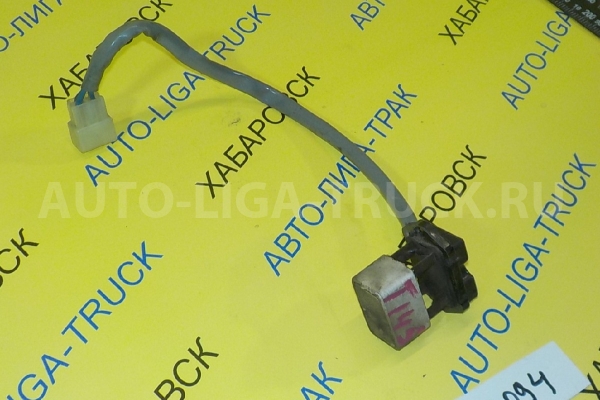 Реостат печки Mazda Titan TF Реостат печки TF 1996 W202-61-B15 Реостат печки Mazda Titan TF Реостат печки TF 1996 W202-61-B15