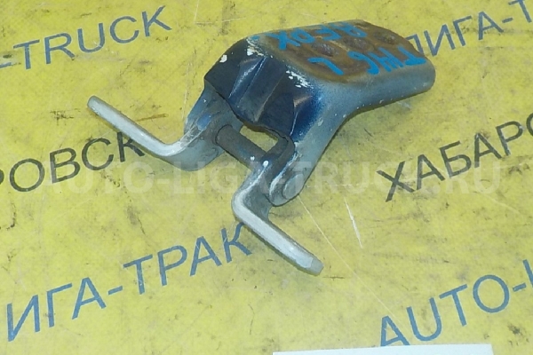 Крепление двери Mazda Titan WL Крепление двери WL 2002  W611-59-210