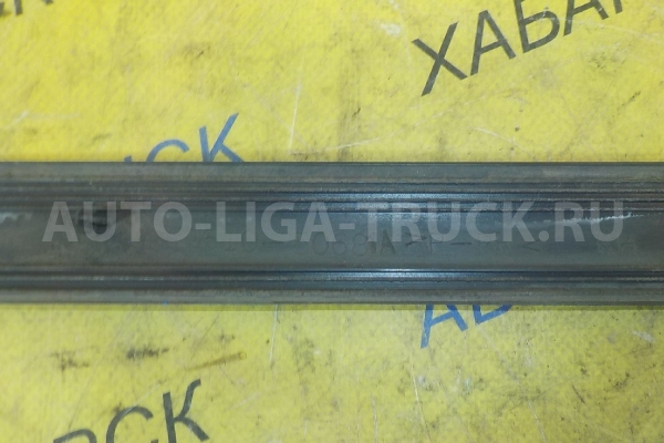 Накладка двери Mazda Titan WL Накладка двери WL 2002  W610-50-681A