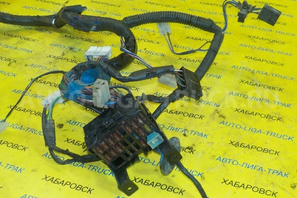 Электропроводка Mazda Titan 4HF1 Электропроводка 4HF1 1997  W424-67-010G
