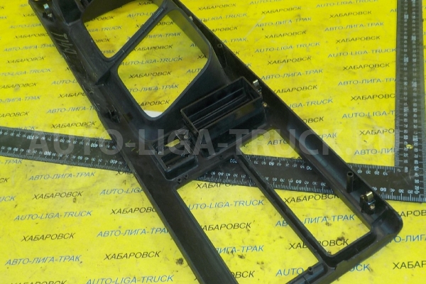 Консоль панели приборов Mazda Titan 4HF1 Консоль панели приборов 4HF1 1997 W412-55-111 Консоль панели приборов Mazda Titan 4HF1 Консоль панели приборов 4HF1 1997 W412-55-111