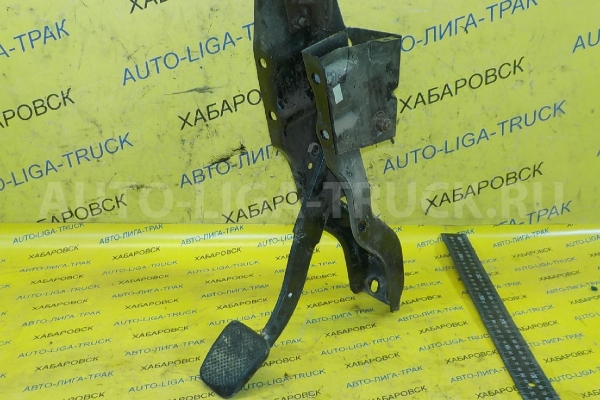 Педаль тормоза Mazda Titan 4HF1 Педаль тормоза 4HF1 1997  W201-43-030A