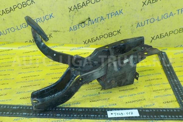 Педаль тормоза Mazda Titan 4HF1 Педаль тормоза 4HF1 1997  W201-43-030A