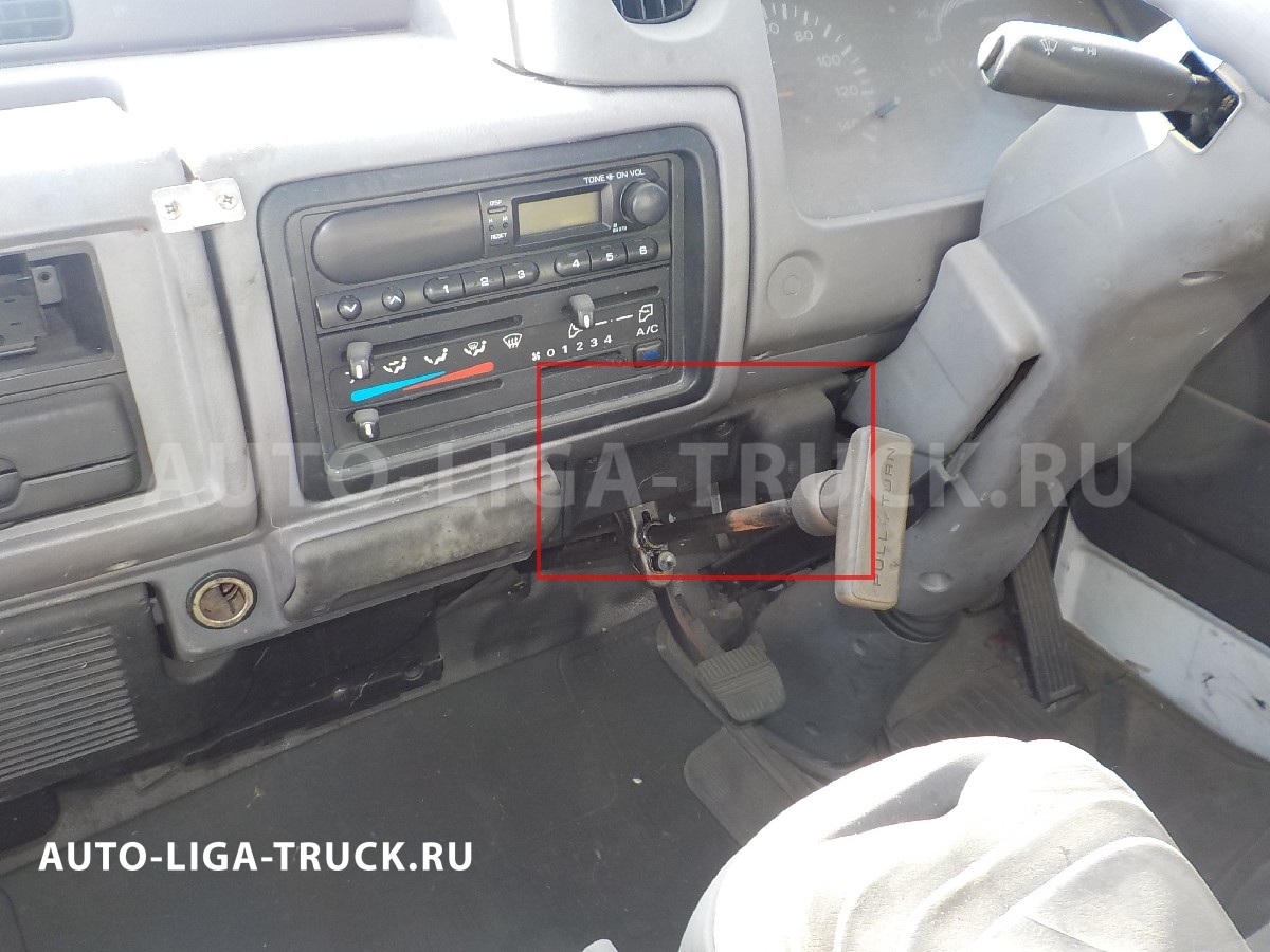 Обшивка, панель салона Nissan Atlas TD27