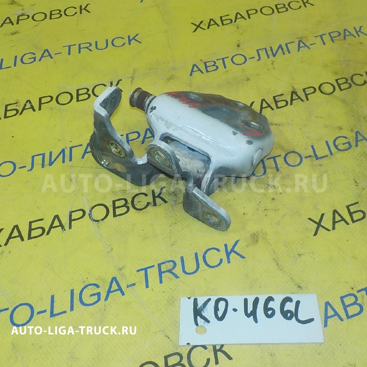 Крепление двери Mitsubishi Canter